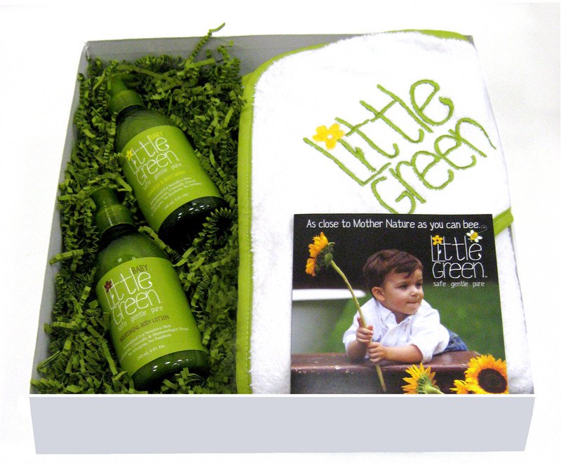 LITTLE GREEN BABY HOLIDAY GIFT SET WITH HOODED TOWEL $60 VALUELITTLE GREEN