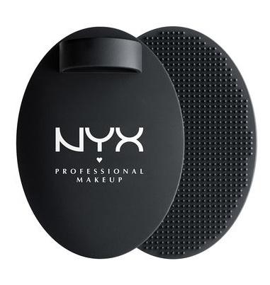 NYX Professional On The Spot Brush Cleansing PadCosmetic BrushesNYX PROFESSIONAL
